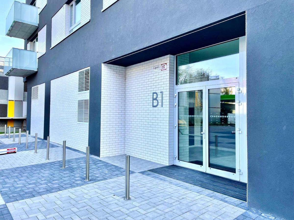 Apartamento Arenas Bratislava Exterior foto